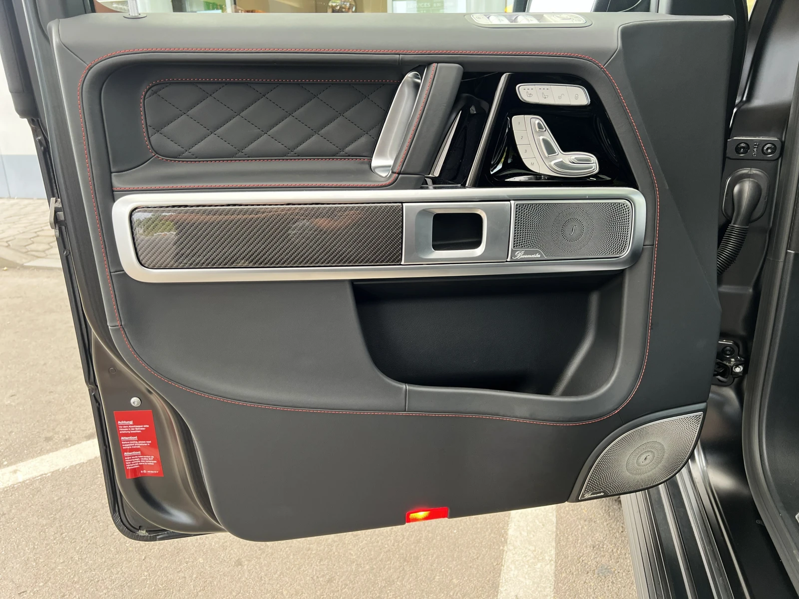 Mercedes-Benz G 63 AMG CARBON / MANUFAKTUR / SUPERIOR / PANO / BURM / 360, снимка 8 - Автомобили и джипове - 56192837