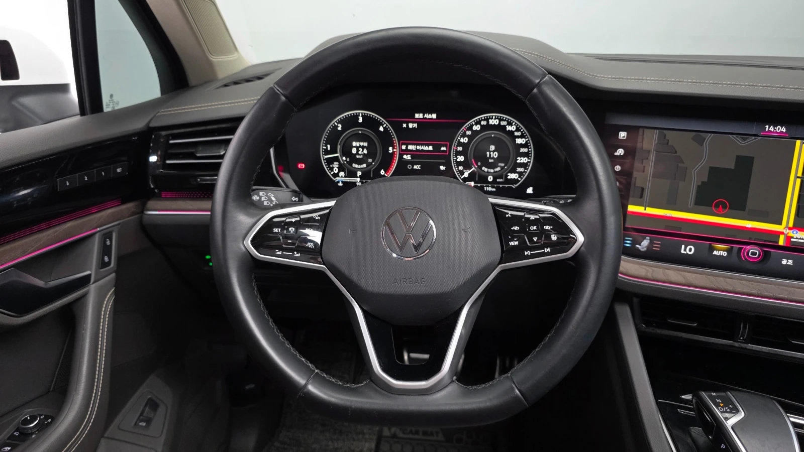 VW Touareg PRESTIGE * FIRST-CLASS* FULL EXTRAS, снимка 11 - Автомобили и джипове - 56710827