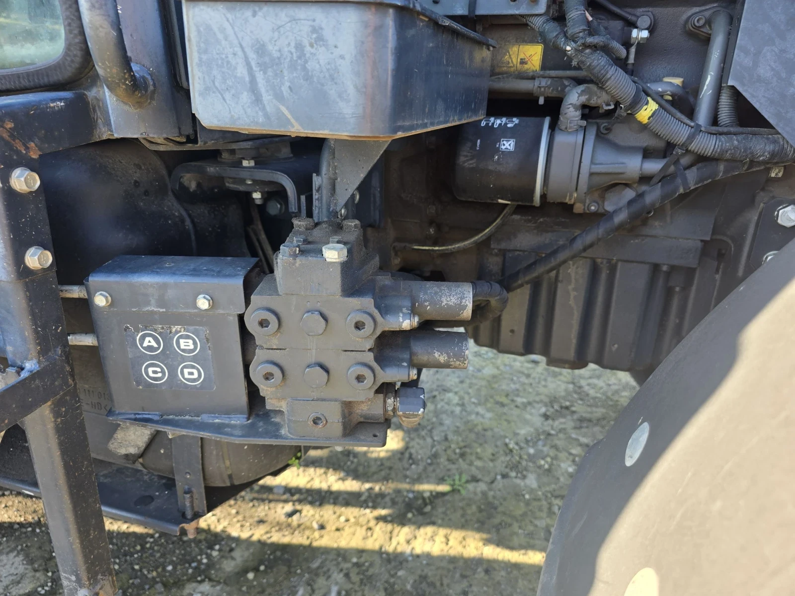 Трактор ISEKI Tja8100, снимка 11 - Селскостопанска техника - 53616800