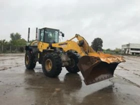 Челен товарач Komatsu WA320-Челен товрач  с нови гуми, снимка 3