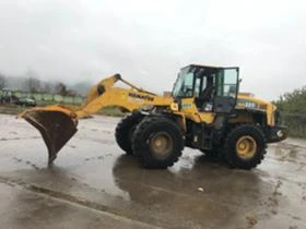 Челен товарач Komatsu WA320-Челен товрач  с нови гуми, снимка 1
