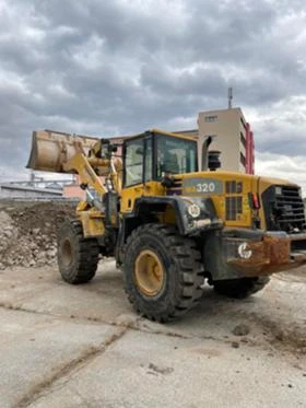 Челен товарач Komatsu WA320-Челен товрач  с нови гуми, снимка 7