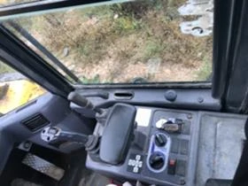 Челен товарач Komatsu WA320-Челен товрач  с нови гуми, снимка 10