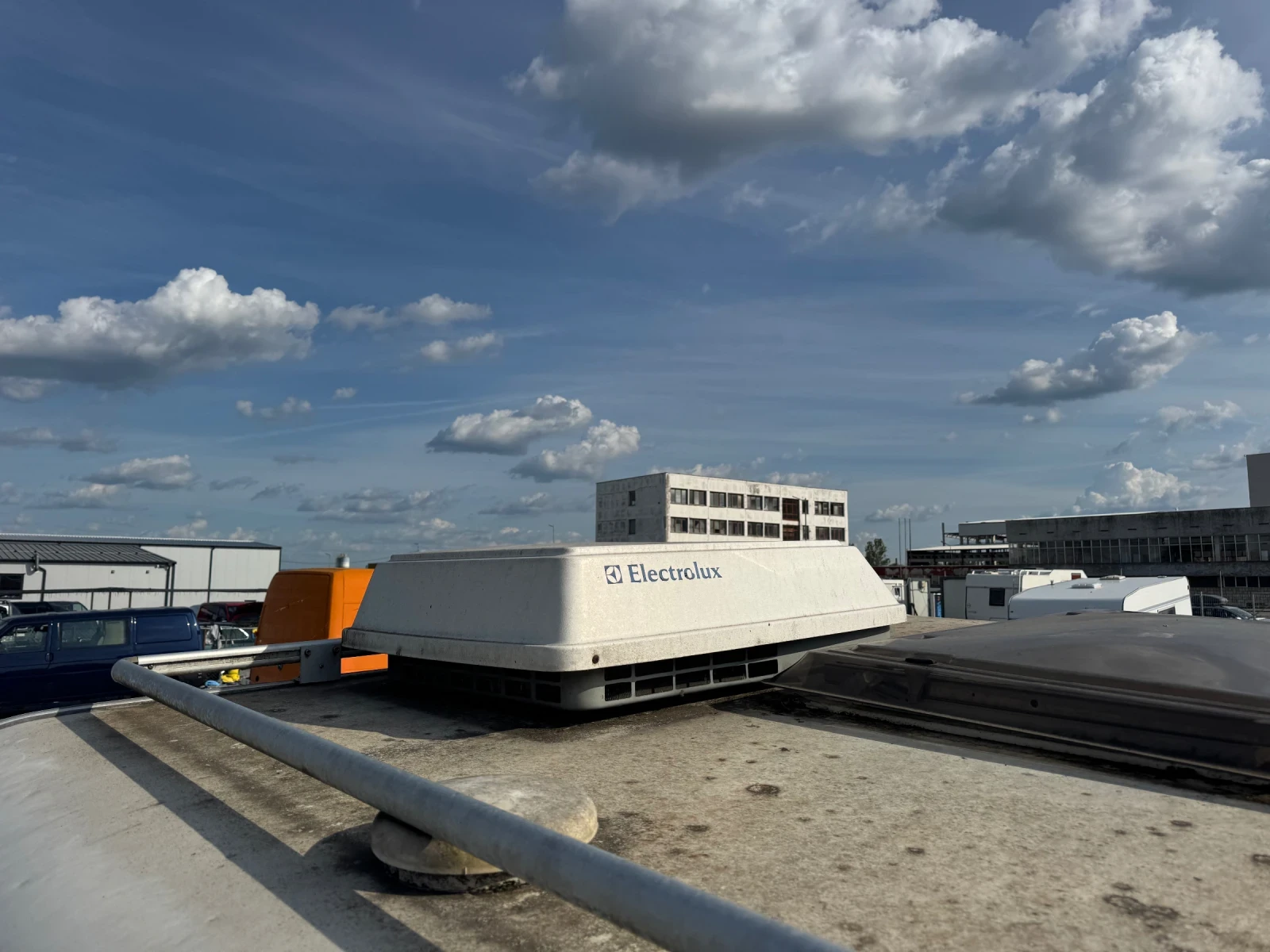 Каравана Hobby HOBBY DE LUXE, снимка 7 - Каравани и кемпери - 54670261