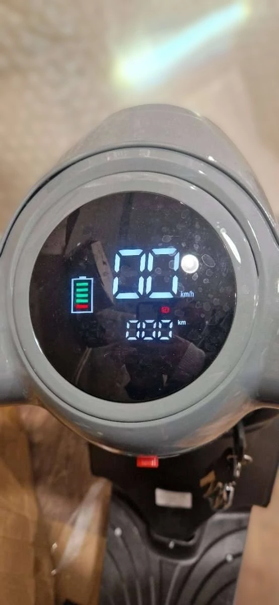 ������ Moovy | Mobile.bg � ����������� 4