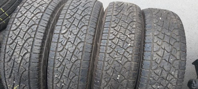 Гуми Всесезонни 235/75R15, снимка 2 - Гуми и джанти - 29857831