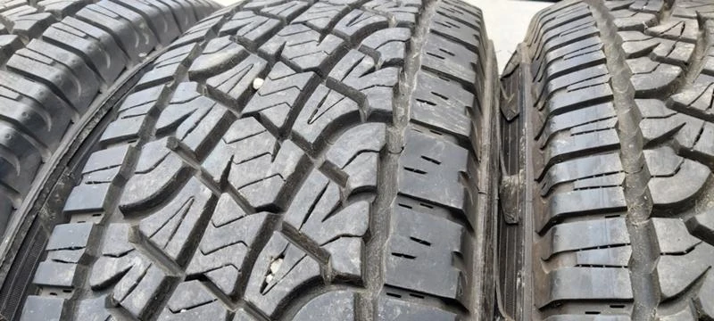 Гуми Всесезонни 235/75R15, снимка 6 - Гуми и джанти - 29857831