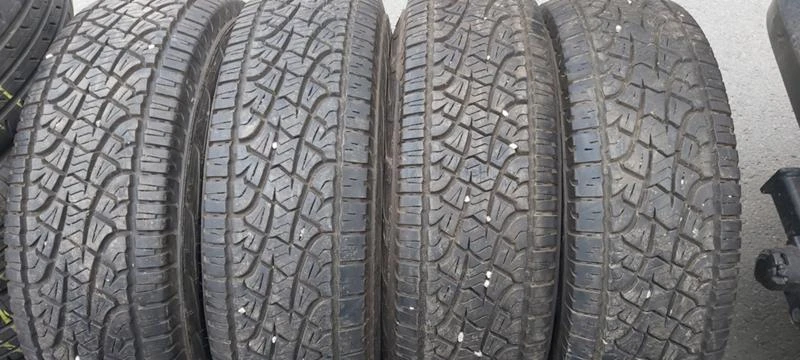 Гуми Всесезонни 235/75R15, снимка 1 - Гуми и джанти - 29857831