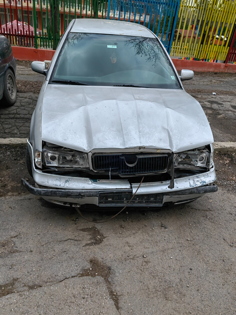 Skoda Octavia 1.6, снимка 5 - Автомобили и джипове - 45779768