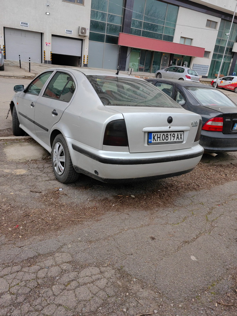 Skoda Octavia 1.6, снимка 6 - Автомобили и джипове - 45779768