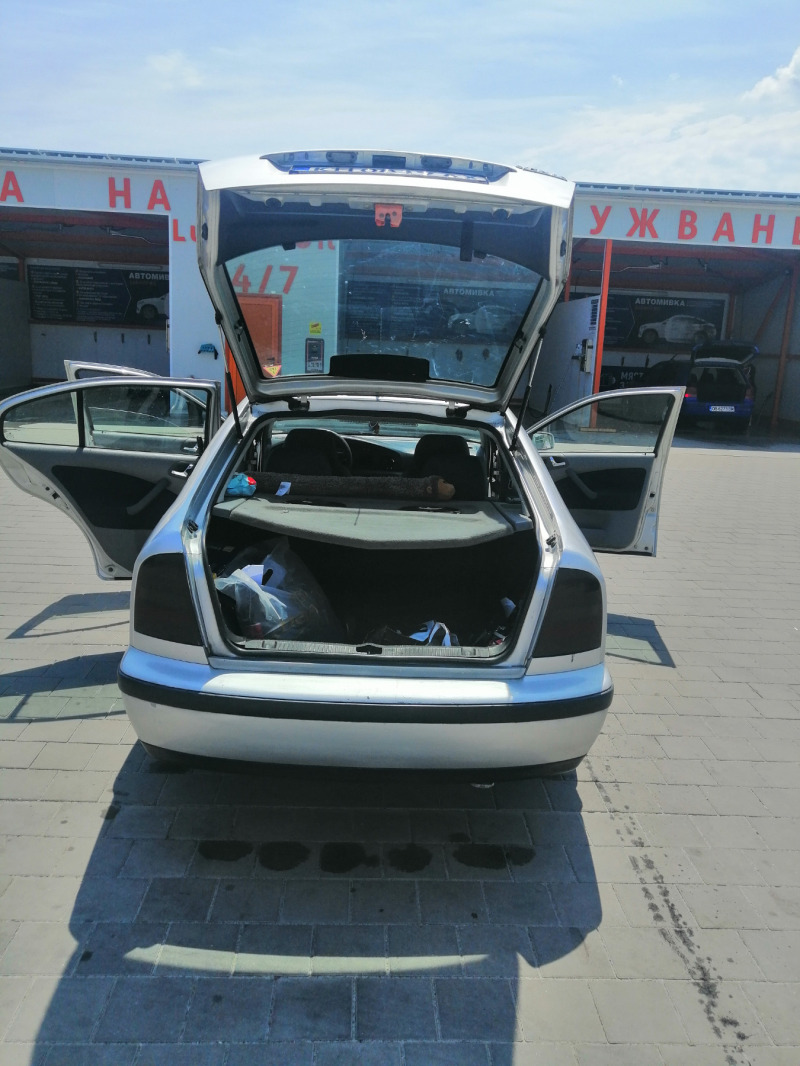 Skoda Octavia 1.6, снимка 2 - Автомобили и джипове - 45779768