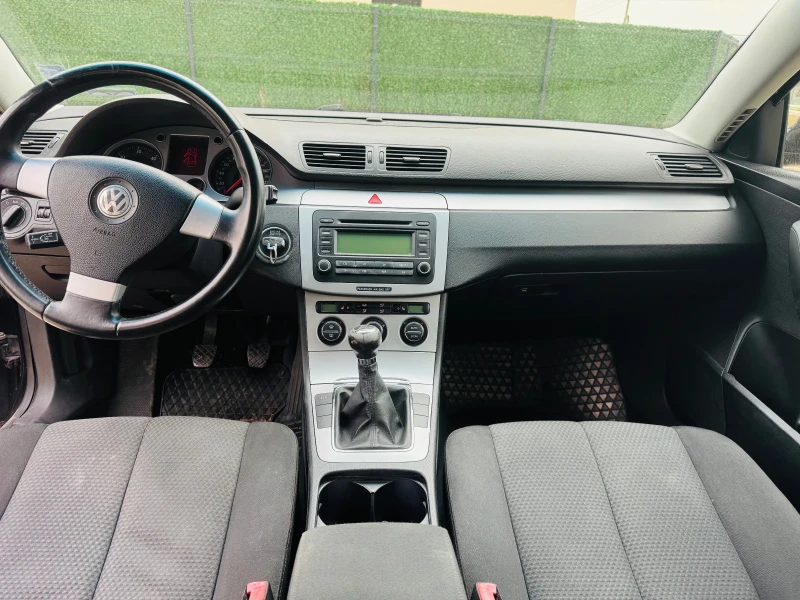 VW Passat 2.0 TDI, снимка 8 - Автомобили и джипове - 49176586