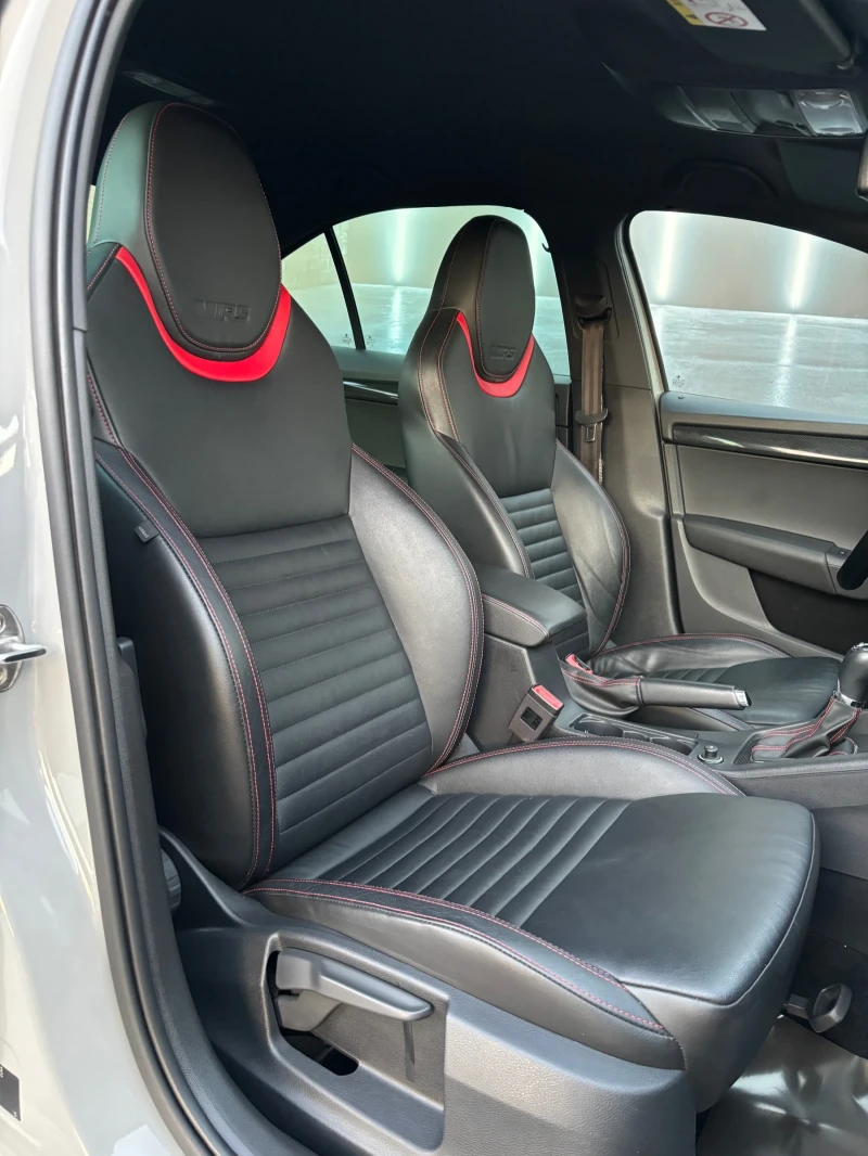 Skoda Octavia 2.0TDI VRS 4x4, снимка 13 - Автомобили и джипове - 51440082