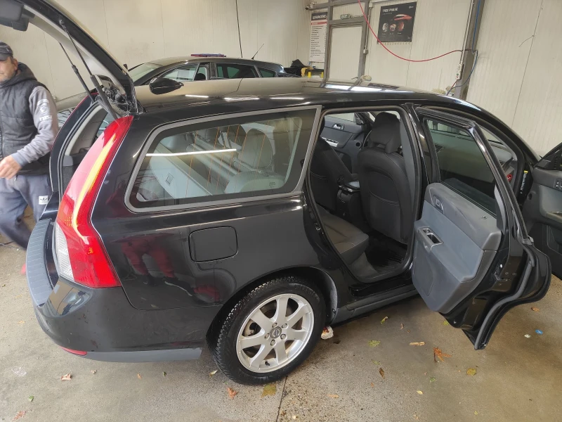 Volvo V50, снимка 4 - Автомобили и джипове - 52161956