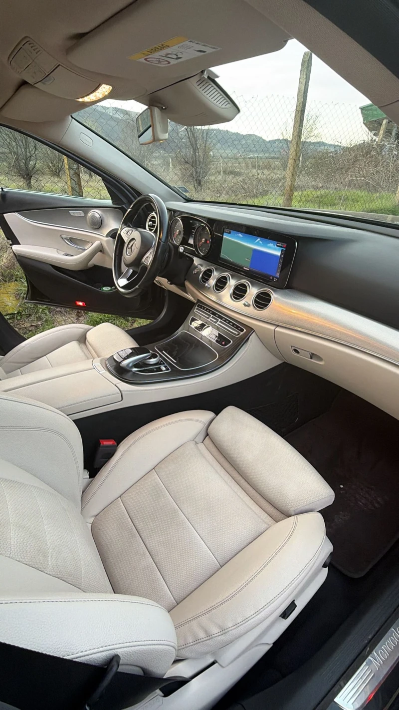 Mercedes-Benz E 220, снимка 5 - Автомобили и джипове - 52875400