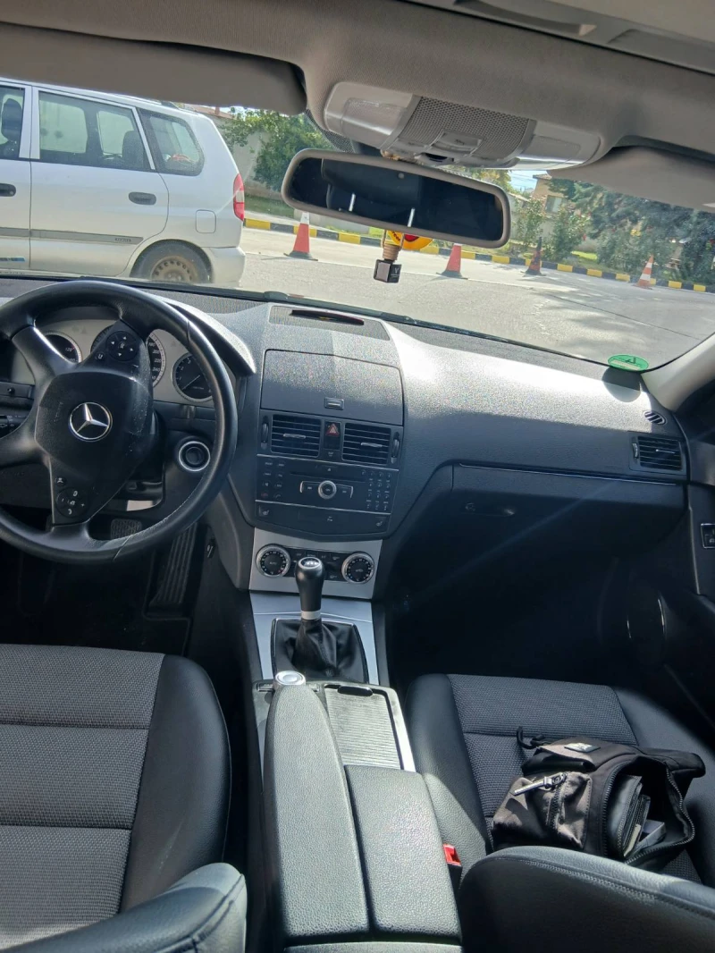 Mercedes-Benz C 180, снимка 9 - Автомобили и джипове - 53510357