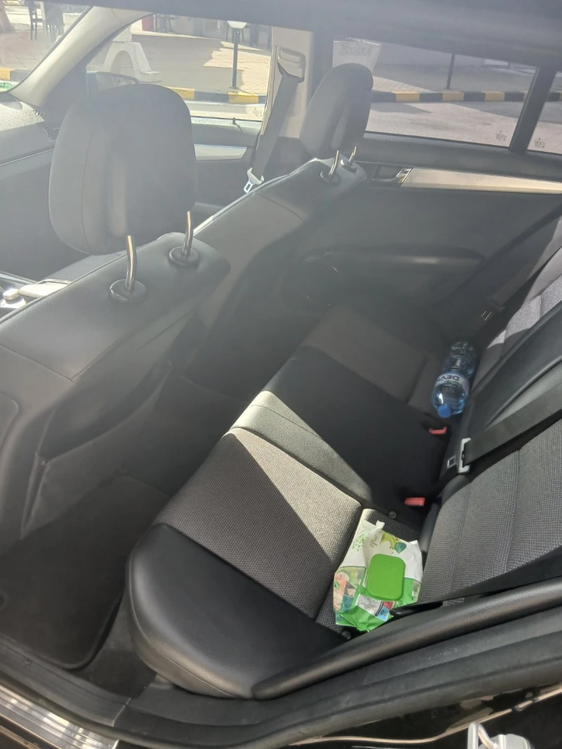 Mercedes-Benz C 180, снимка 8 - Автомобили и джипове - 53510357