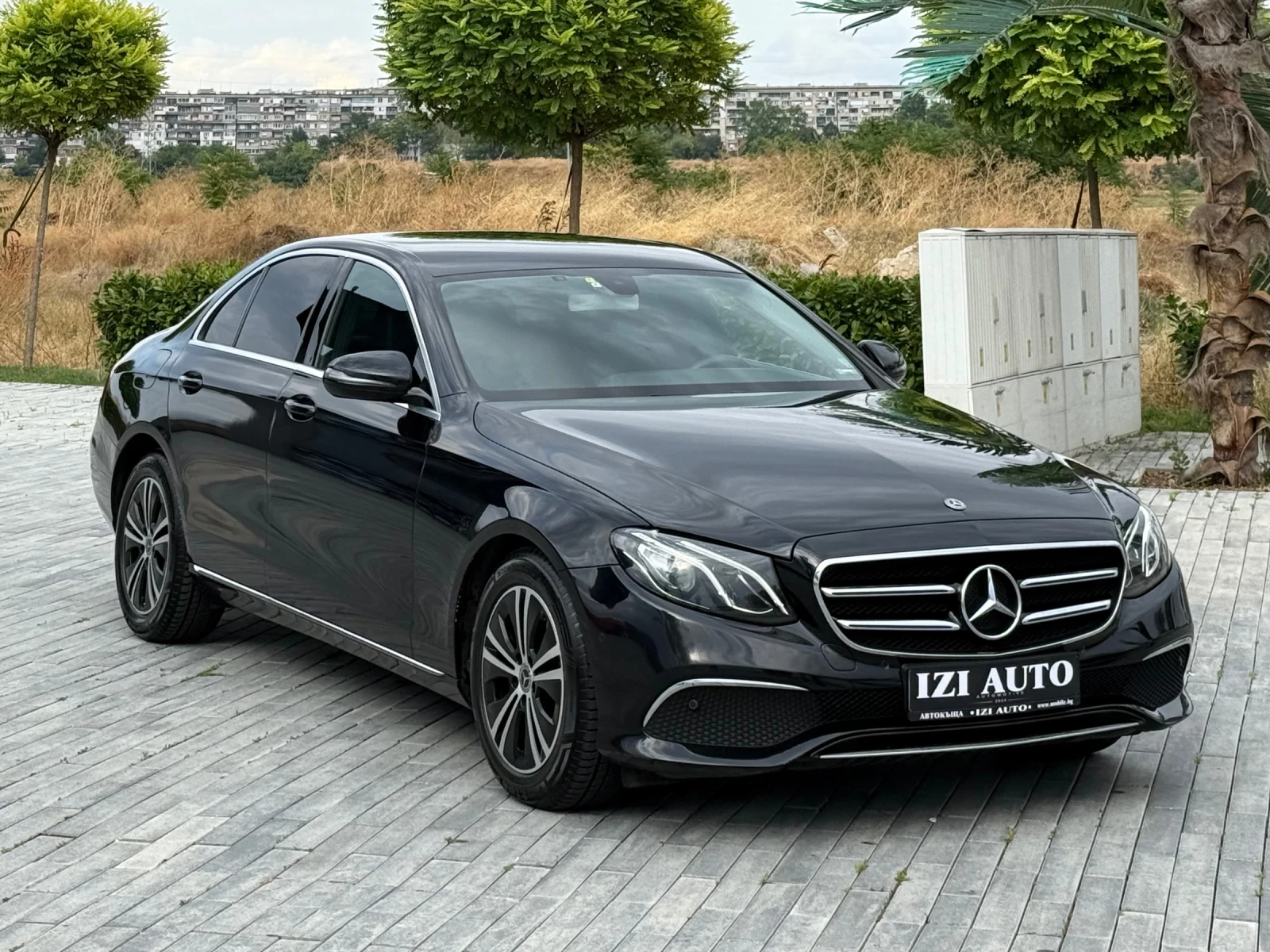 Mercedes-Benz E 220 4x4/ЛИЗИНГ/ТОП СЪСТОЯНИЕ/DIGITAL - изображение 2