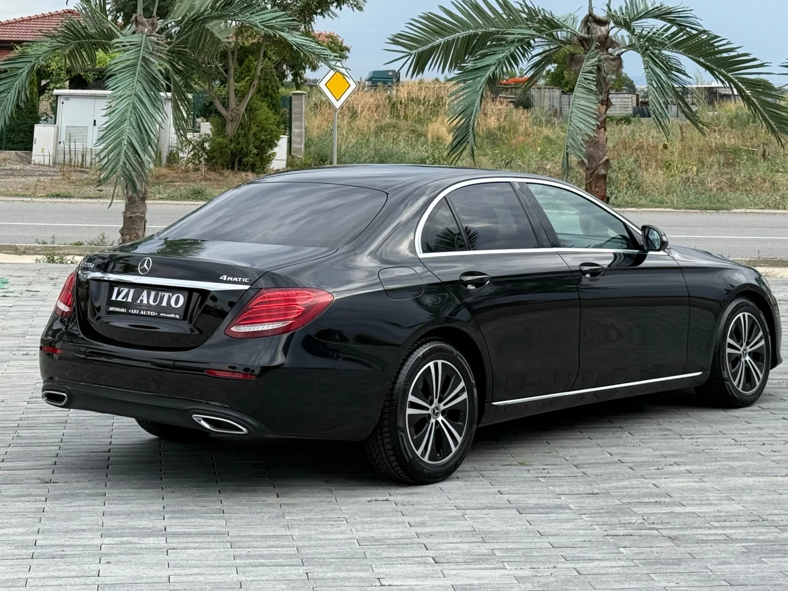 Mercedes-Benz E 220 4x4/ЛИЗИНГ/ТОП СЪСТОЯНИЕ/DIGITAL - изображение 6