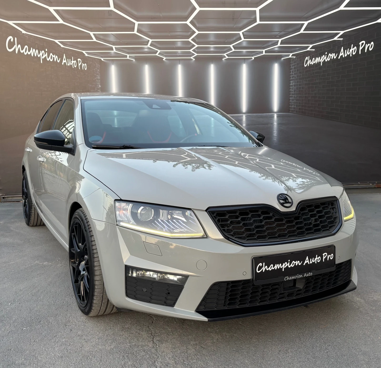 Skoda Octavia 2.0TDI VRS 4x4 - изображение 3