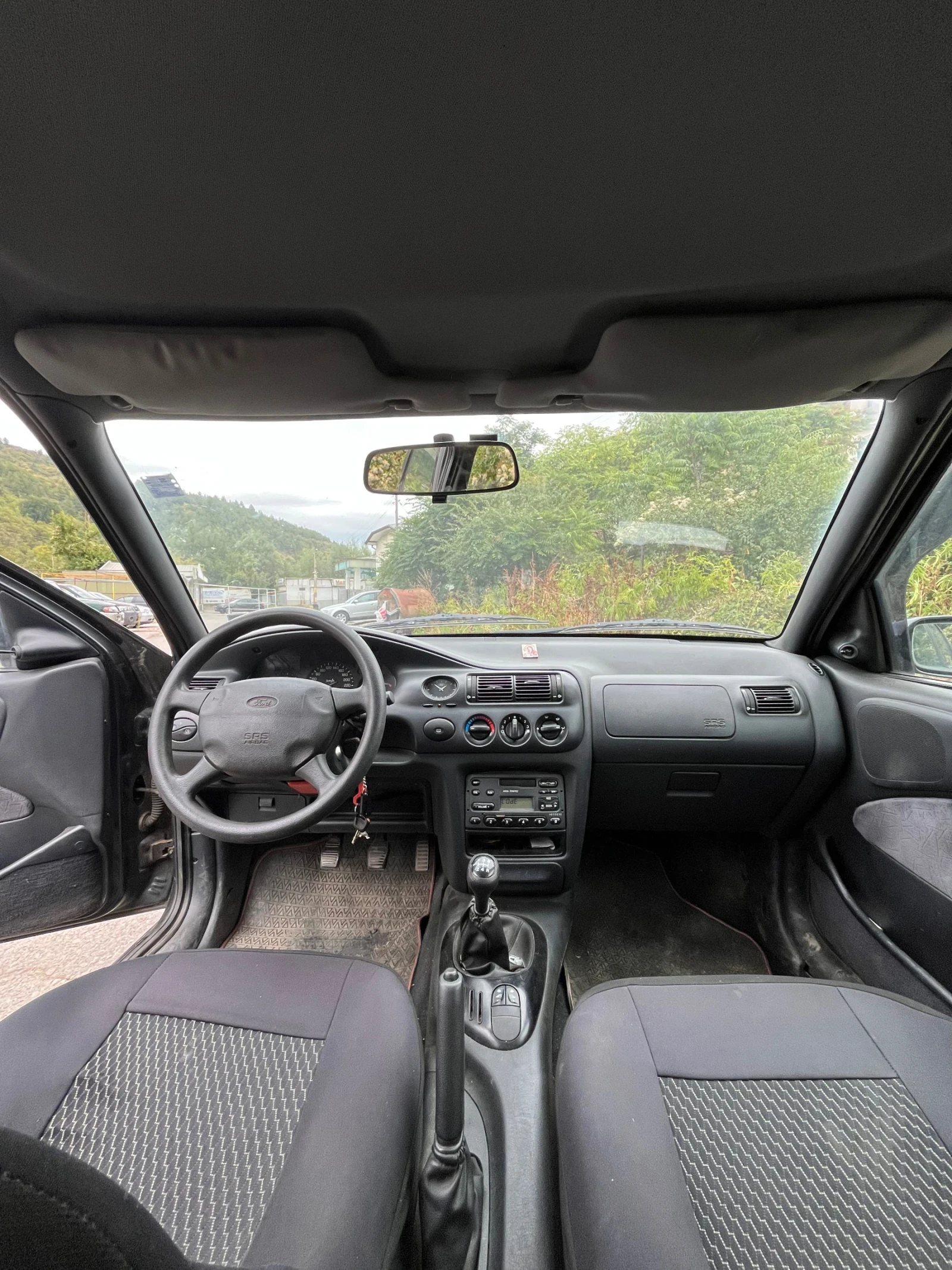 Ford Escort 1.6i  - изображение 9
