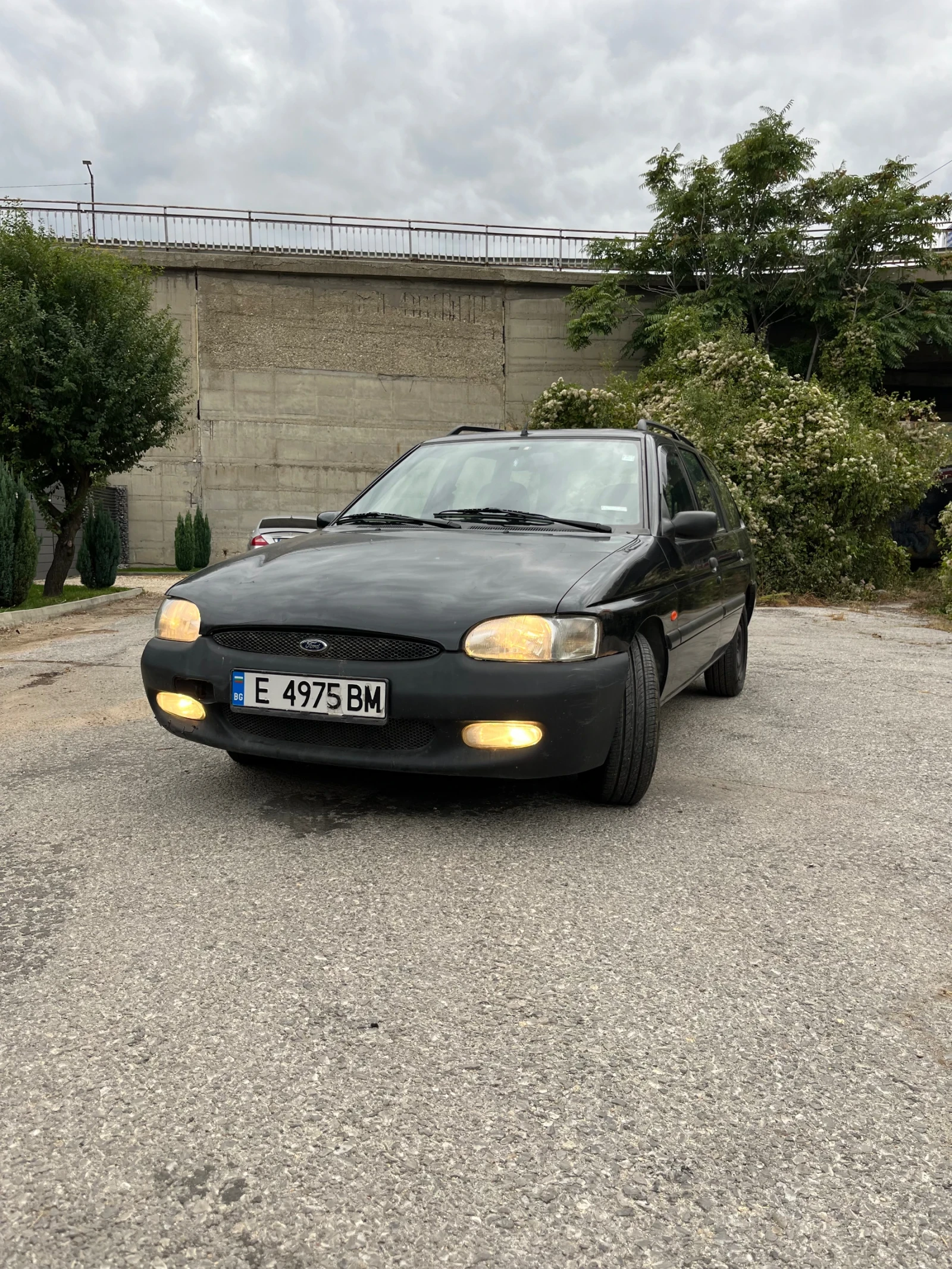 Ford Escort 1.6i  | Mobile.bg — изображение 1