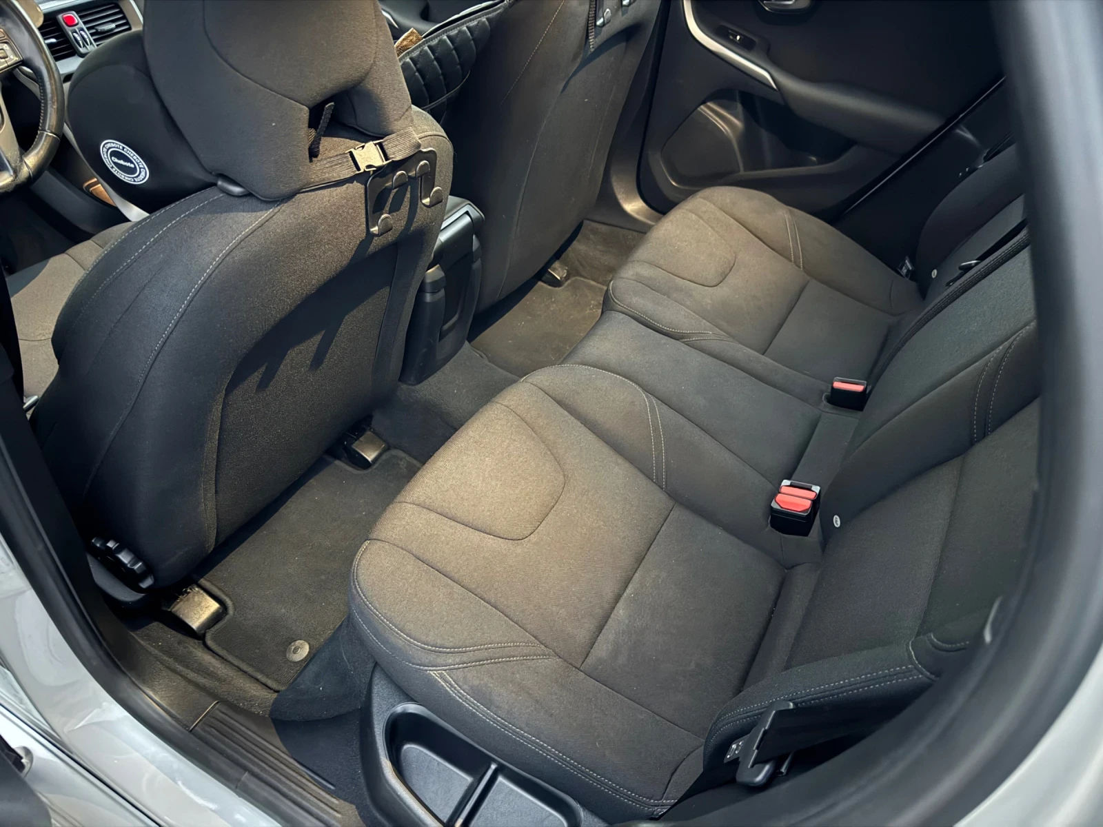 Volvo V40 D2 Автоматик Facelift - изображение 10