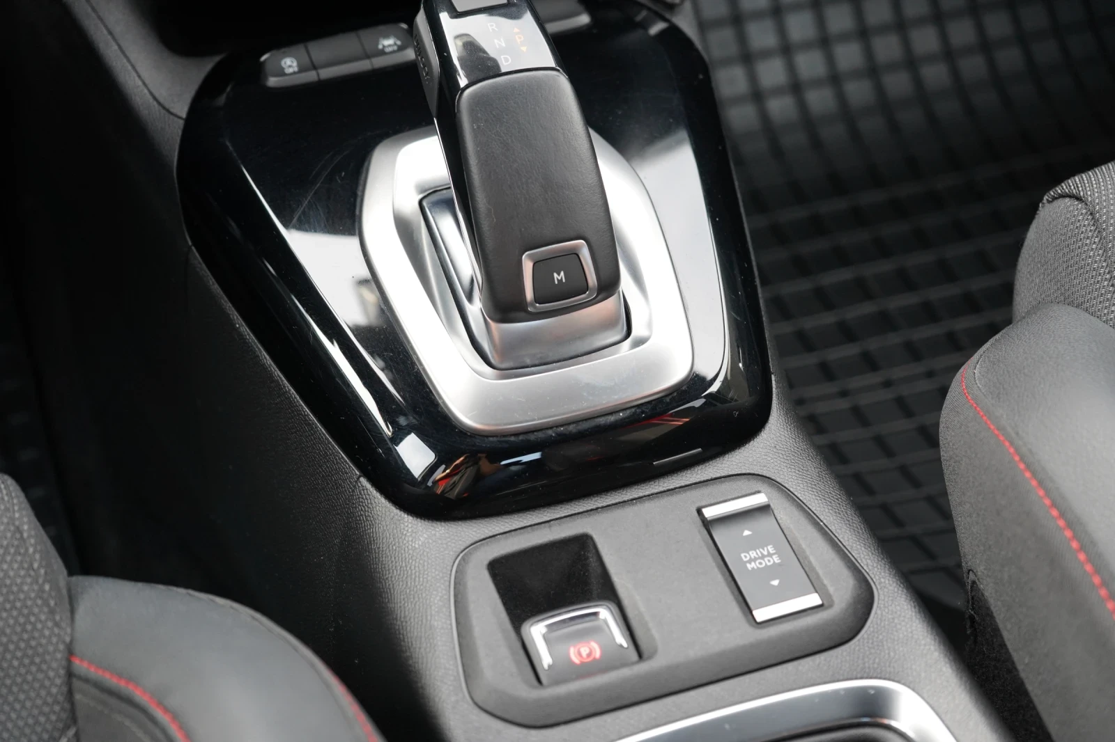 Opel Corsa * GS Line* Cam* LED* NAVI* DISTRONIC* , снимка 16 - Автомобили и джипове - 53721779