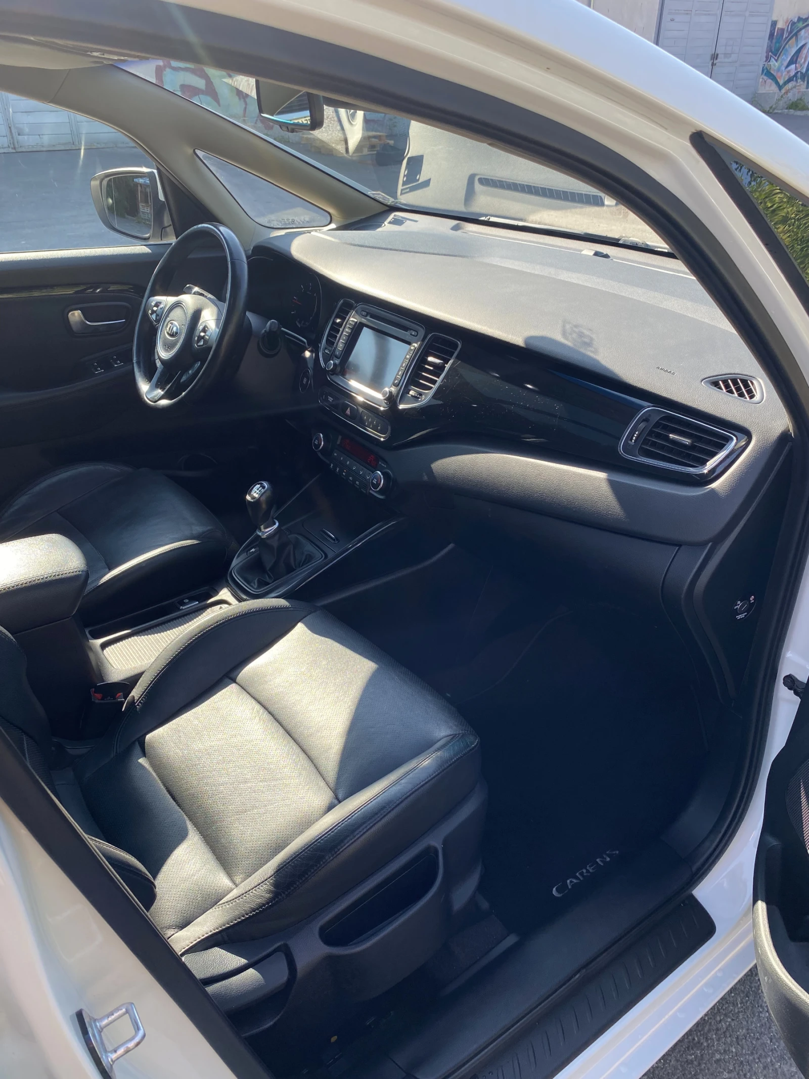 Kia Carens, снимка 4 - Автомобили и джипове - 53860780