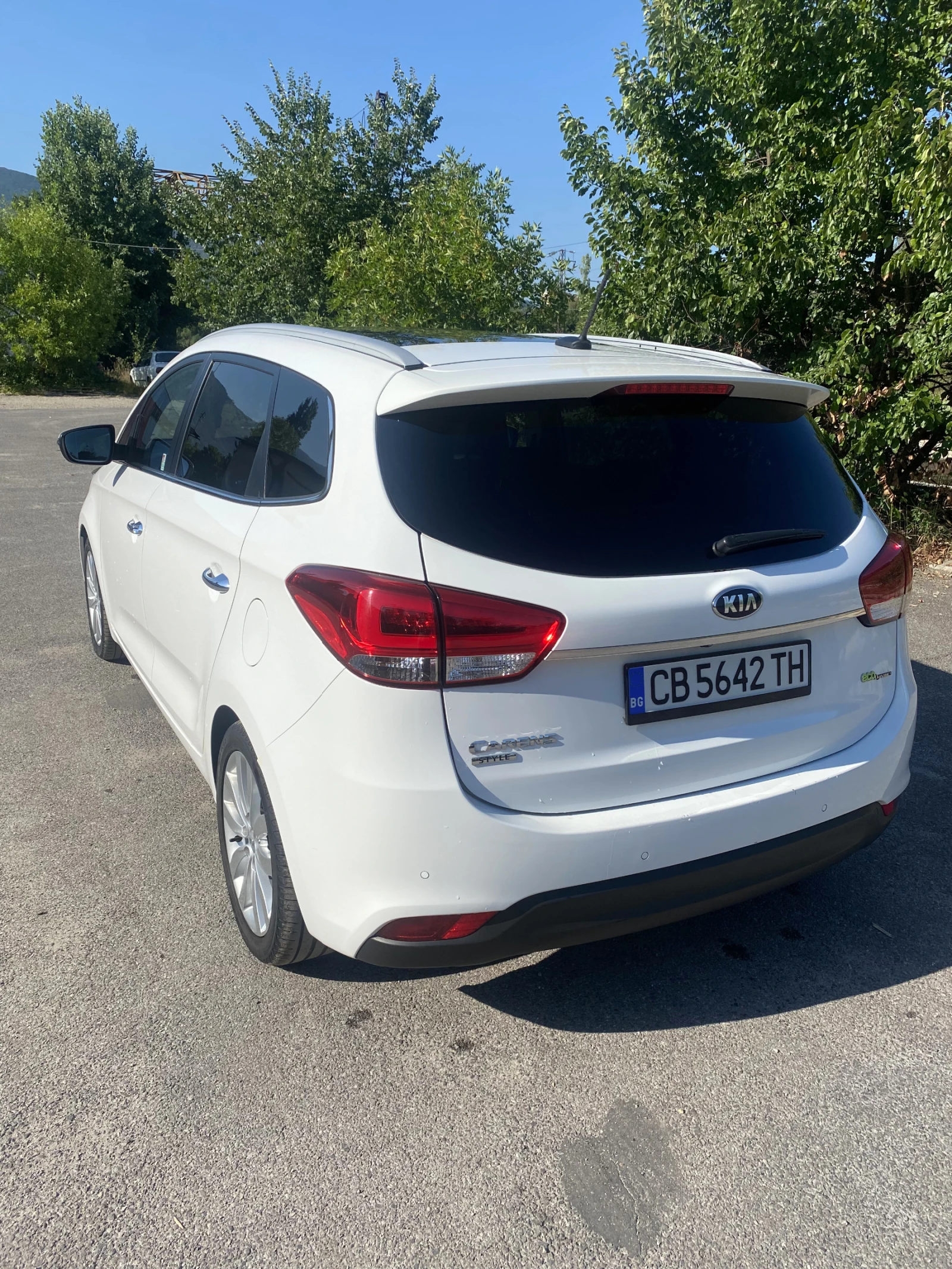 Kia Carens, снимка 3 - Автомобили и джипове - 53860780