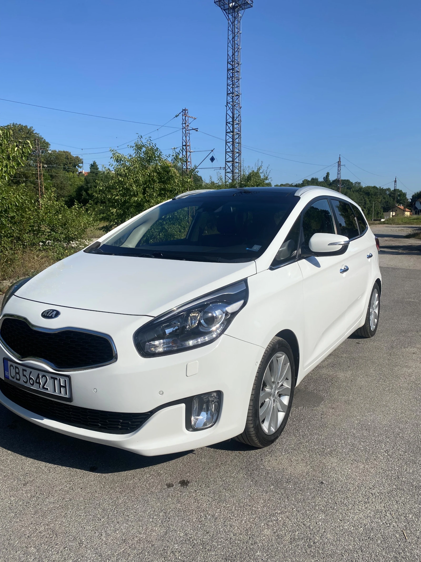 Kia Carens, снимка 2 - Автомобили и джипове - 53860780