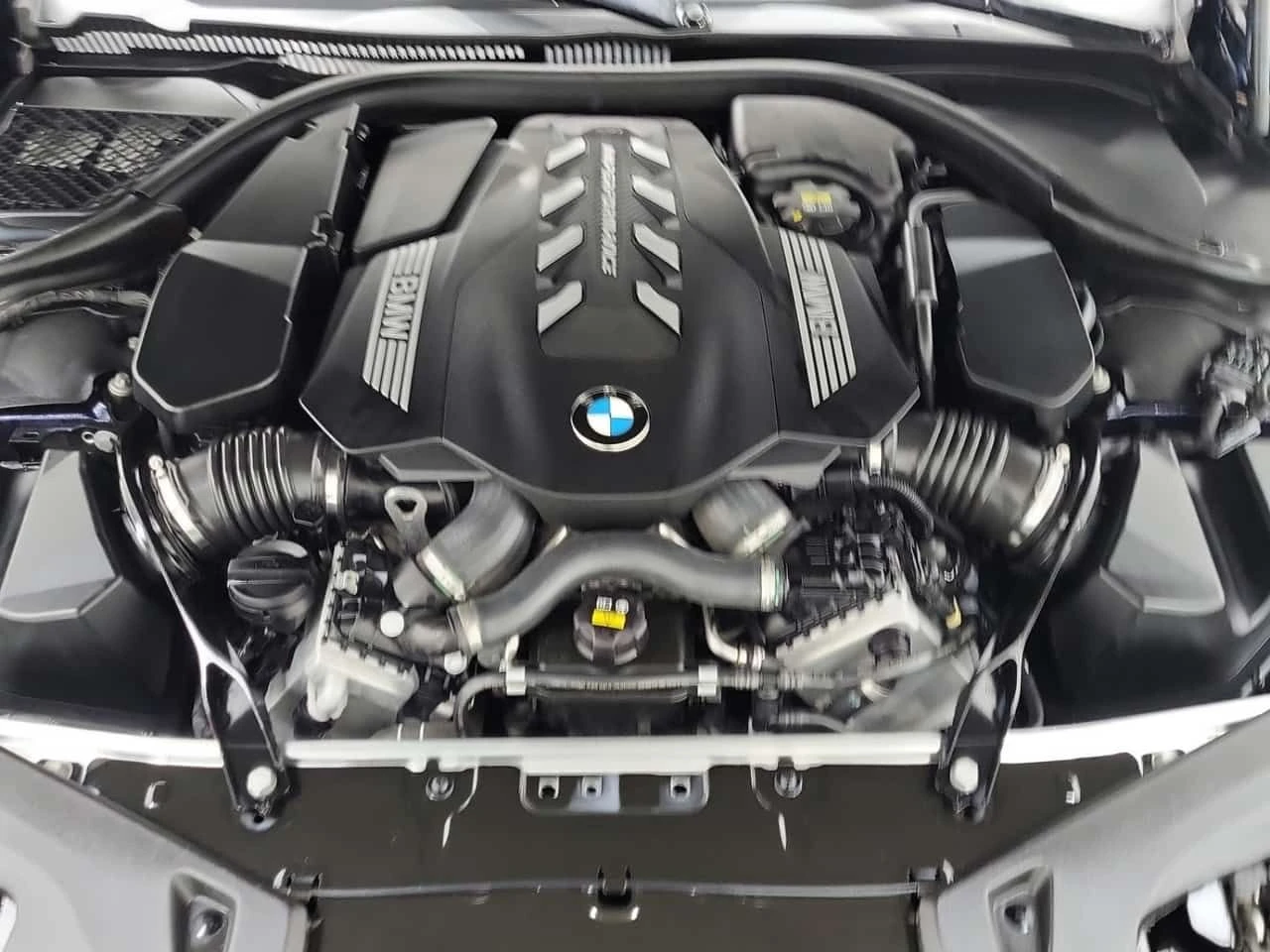 BMW 850 * xDrive * CARFAX * ДВА КЛЮЧА * ДИСТРОНИК, снимка 12 - Автомобили и джипове - 53992110