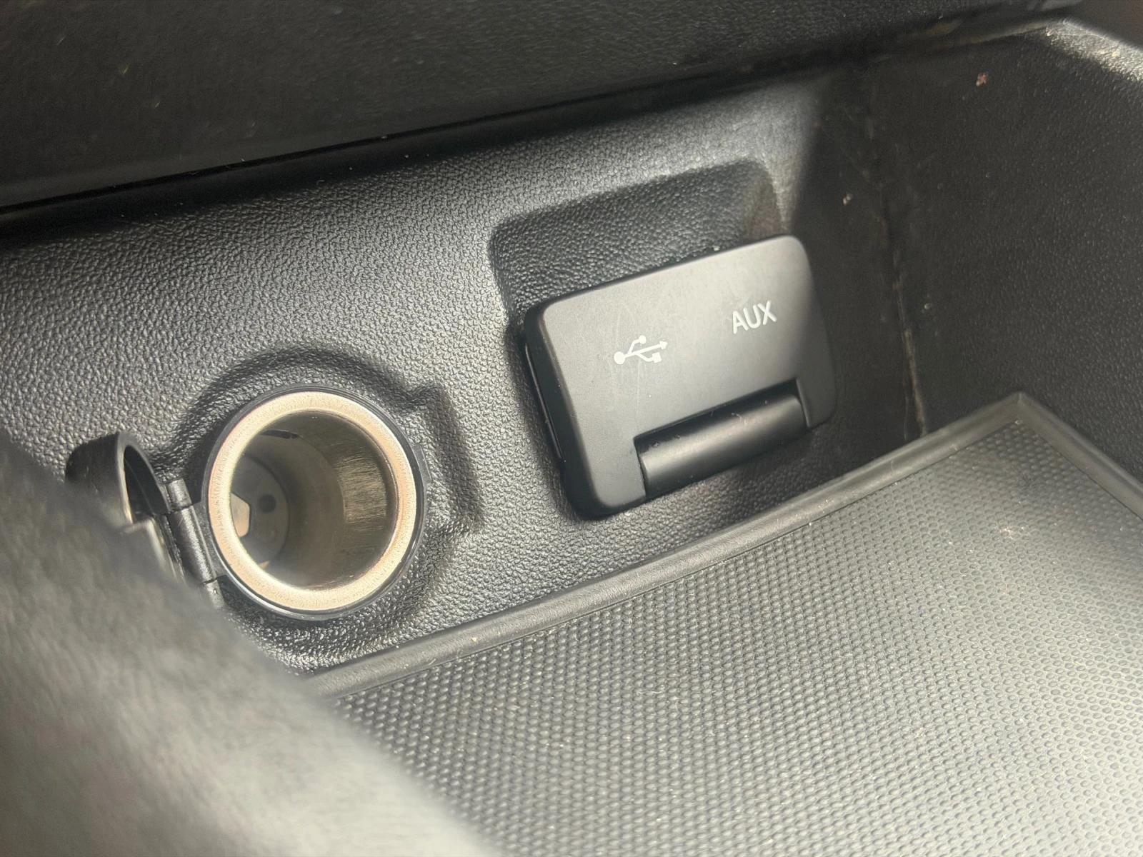 Kia Ceed GT-LINE / Автоматик / Навигация / Единствена, снимка 15 - Автомобили и джипове - 54083011