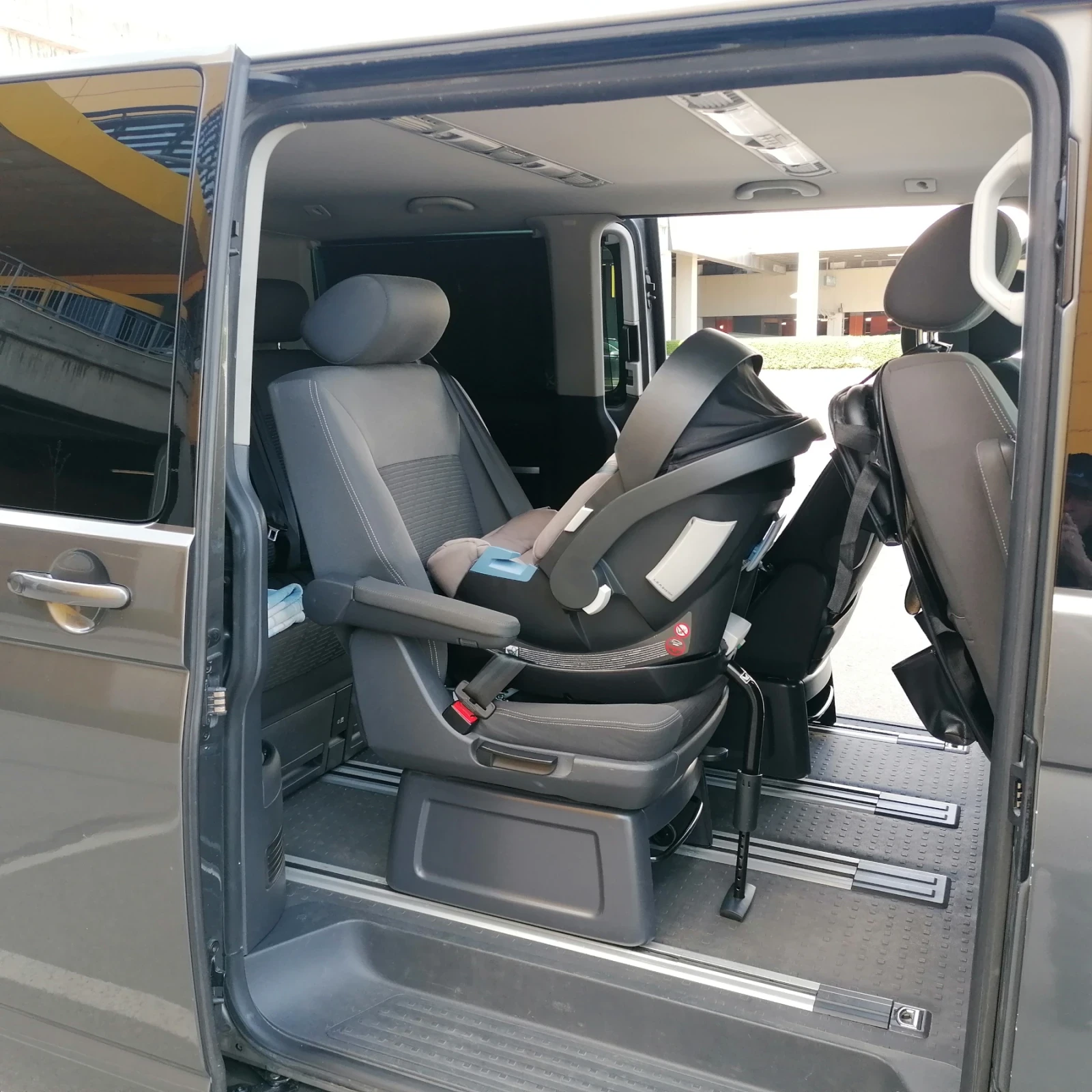 VW Multivan, снимка 7 - Автомобили и джипове - 54301507