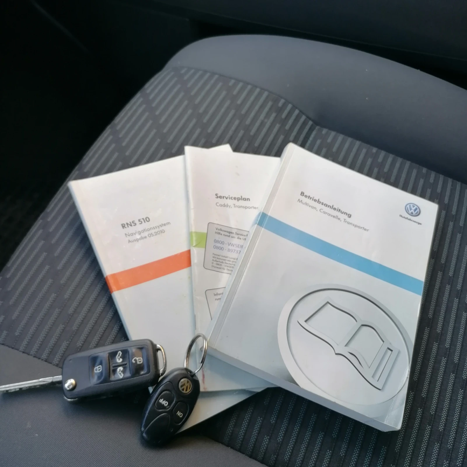 VW Multivan, снимка 16 - Автомобили и джипове - 54301507