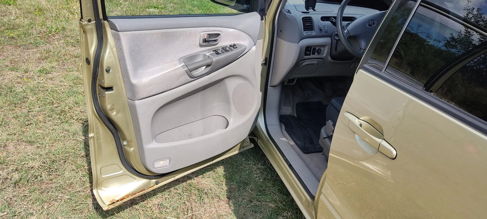 Toyota Previa Бензин/Газ, снимка 12 - Автомобили и джипове - 54328009