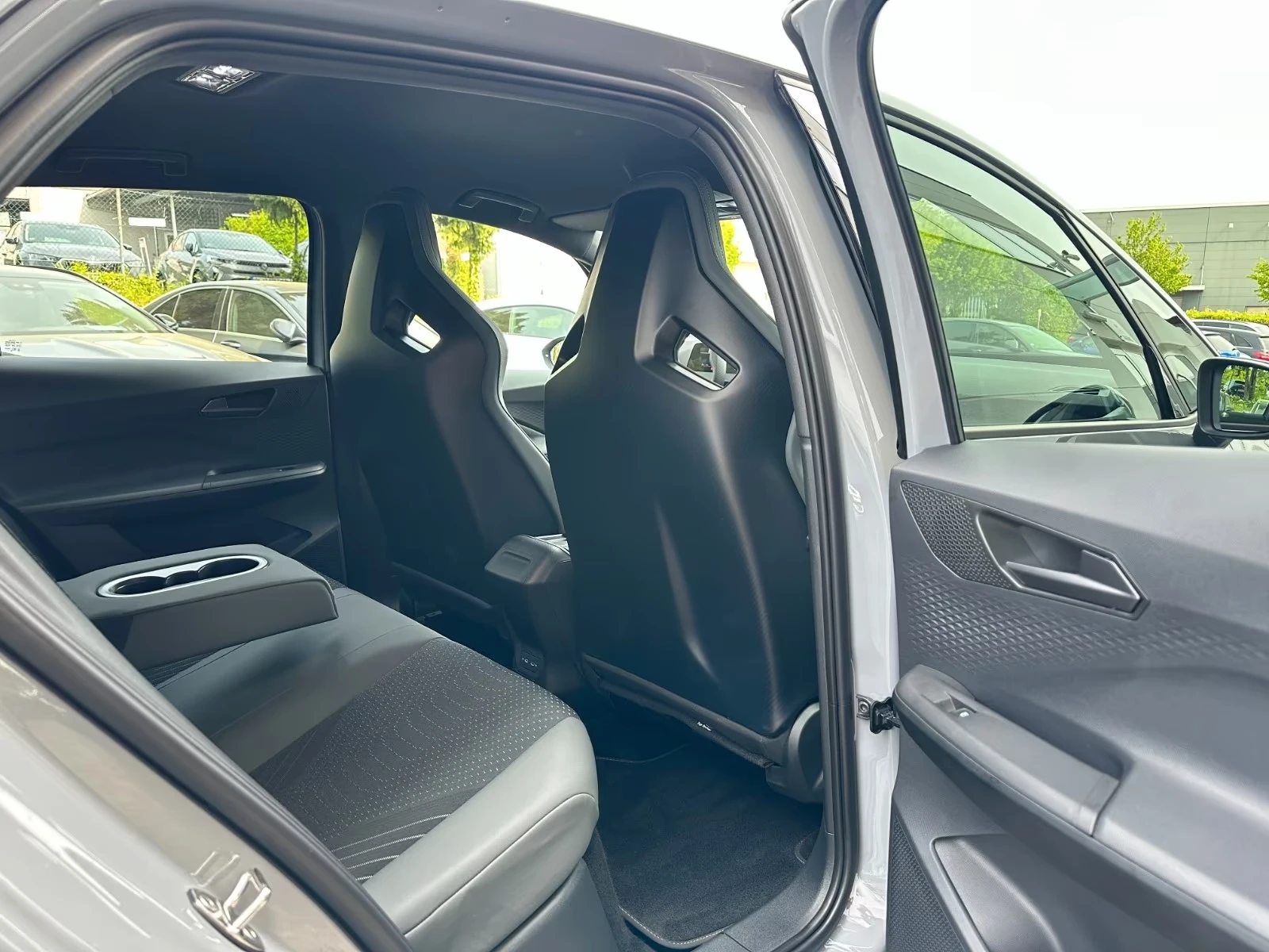 Cupra Born VZ 84kWh LED 360-CAMERA HEAD UP, снимка 15 - Автомобили и джипове - 54346487