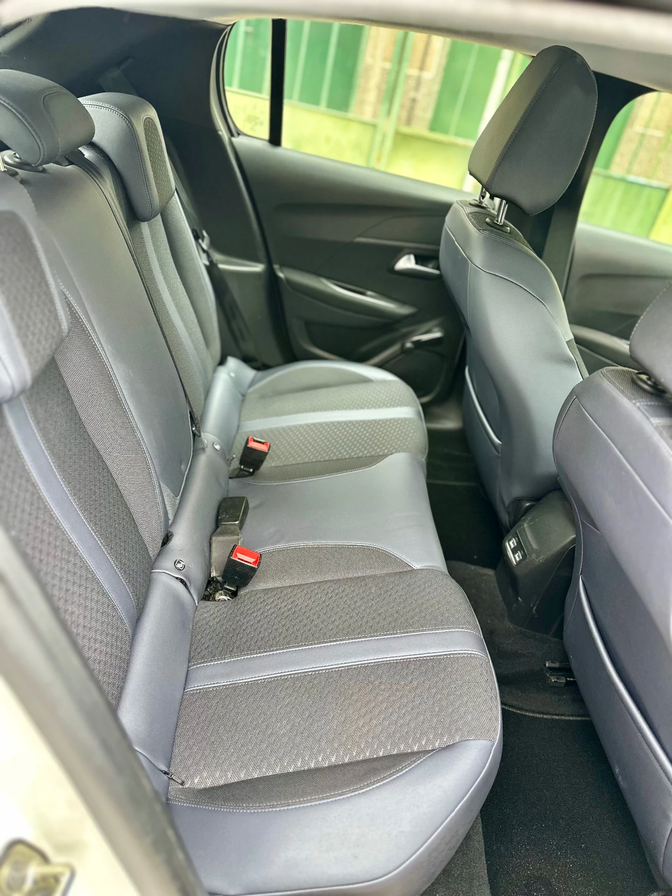 Peugeot 208 e208, снимка 10 - Автомобили и джипове - 54923371