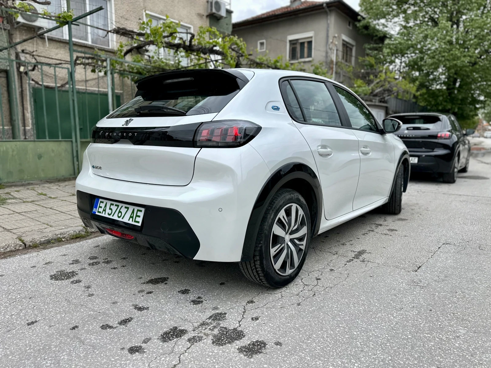 Peugeot 208 e208, снимка 7 - Автомобили и джипове - 54923371