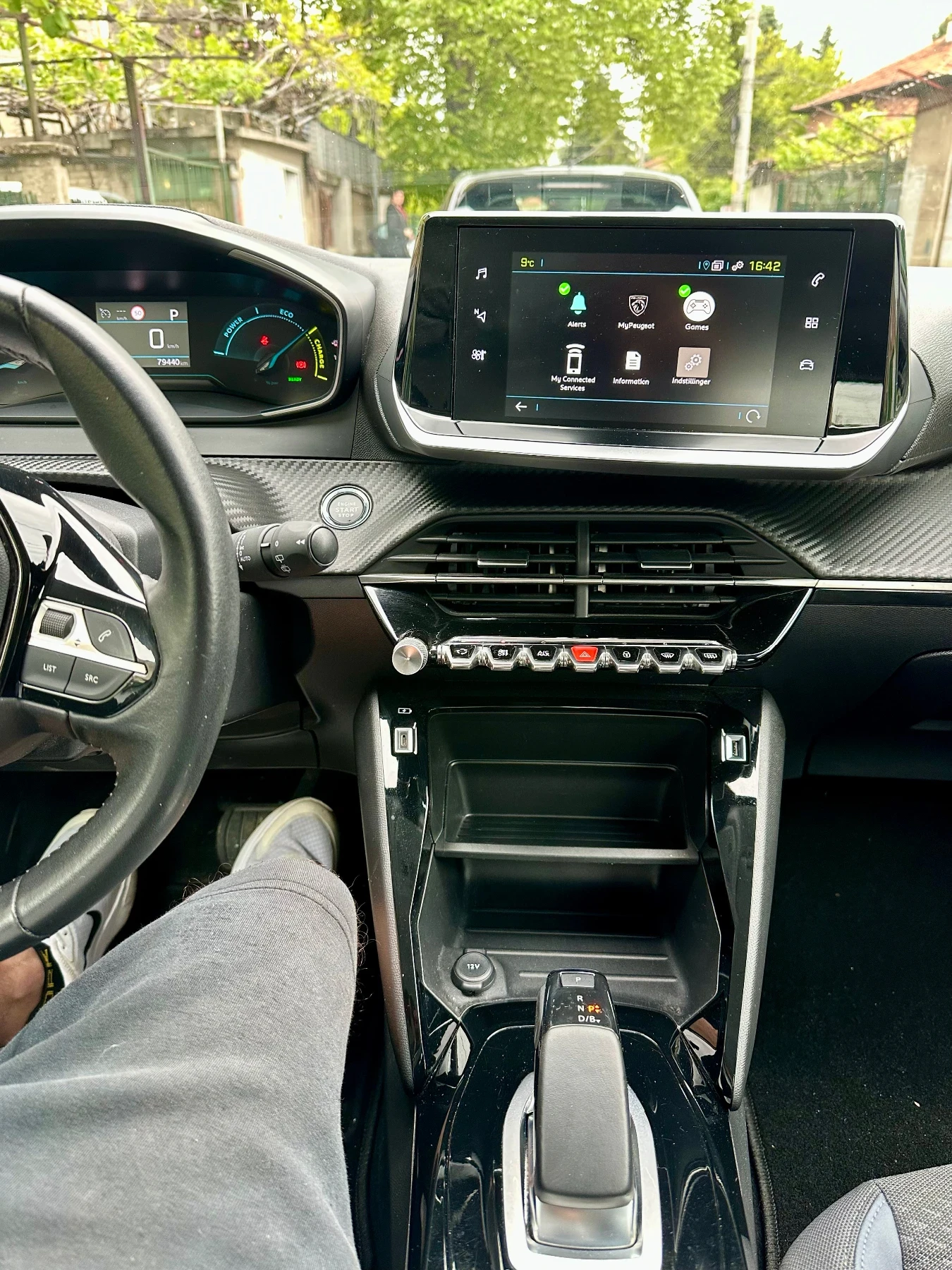 Peugeot 208 e208, снимка 13 - Автомобили и джипове - 54923371