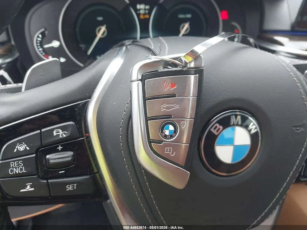 BMW 540 XDRIVE/CARFAX/КЛИП/ЧАСТИТЕ В ОБЯВАТА/ФИНАНСИРАНЕ, снимка 11 - Автомобили и джипове - 54550088