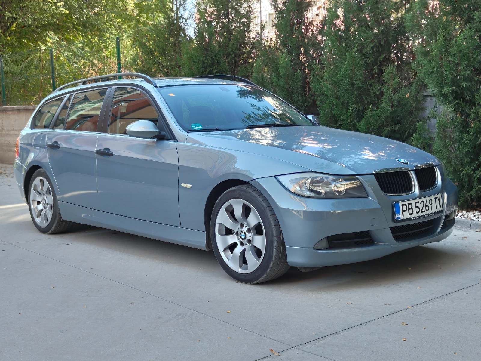 BMW 320 i /Auto/Navi/AUX, снимка 6 - Автомобили и джипове - 54621380