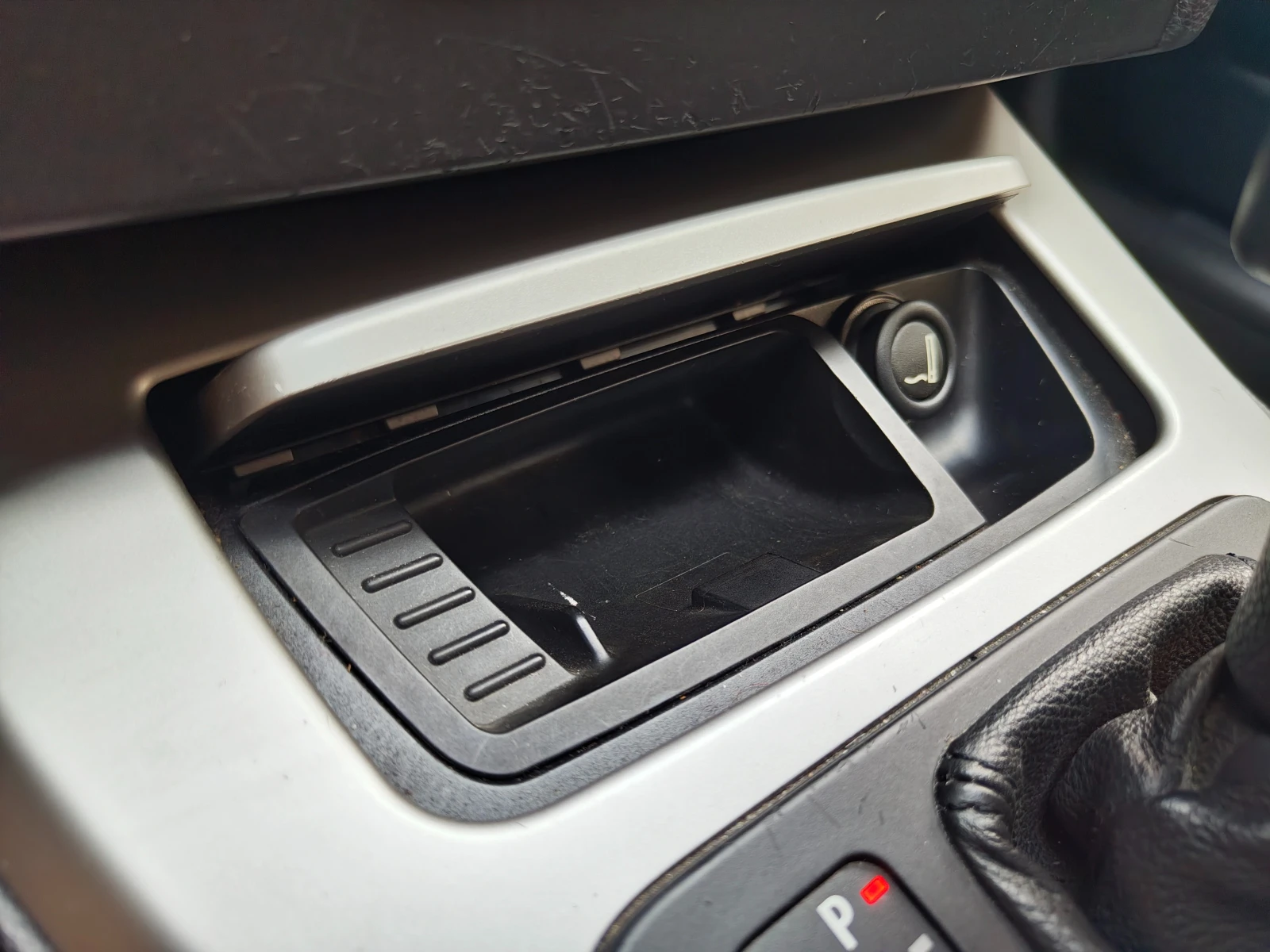 BMW 320 i /Auto/Navi/AUX, снимка 15 - Автомобили и джипове - 54621380