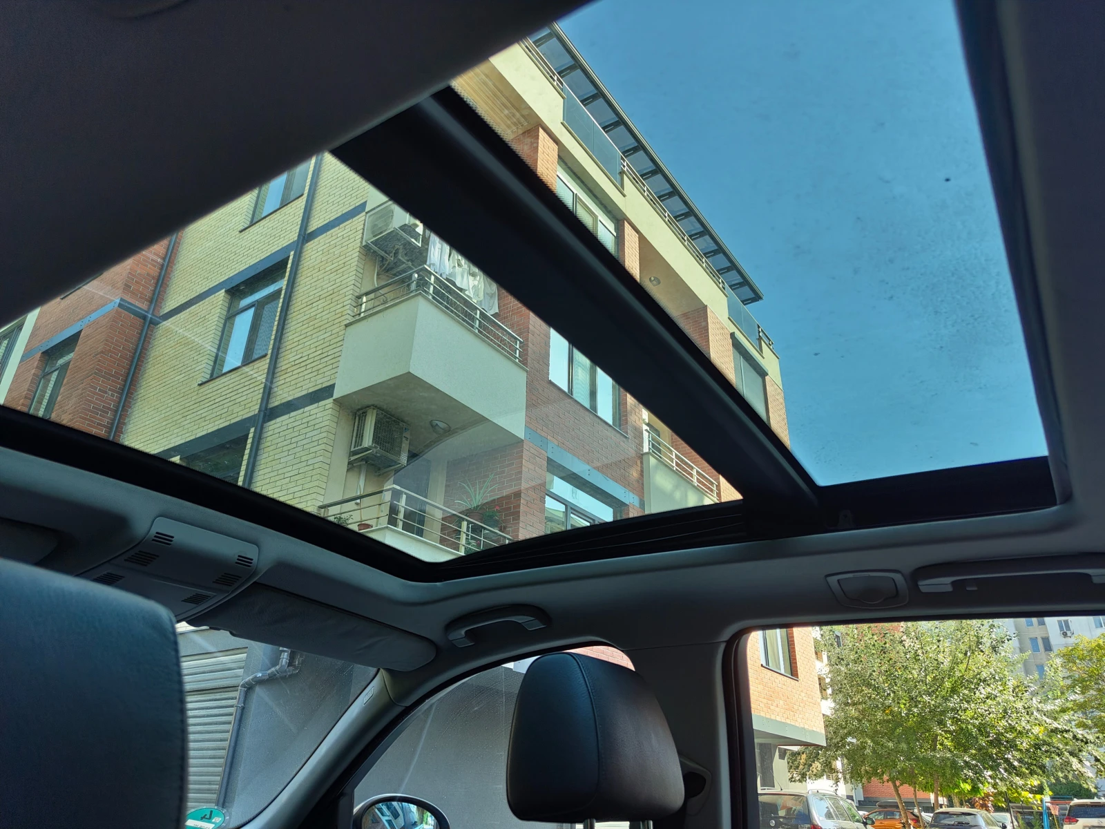 BMW 320 i /Auto/Navi/AUX, снимка 12 - Автомобили и джипове - 54621380