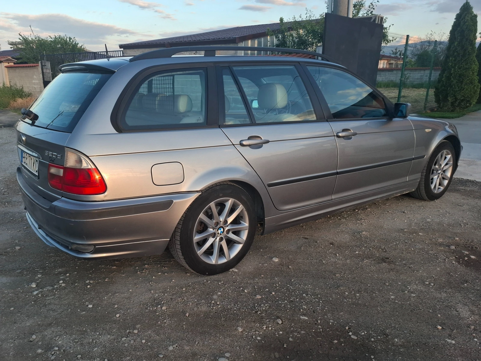 BMW 320, снимка 2 - Автомобили и джипове - 54884173