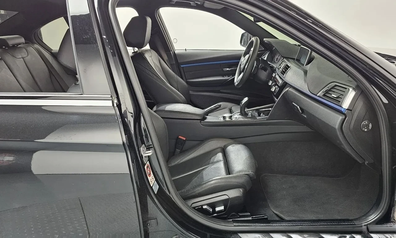 BMW 330 330i M sport HeadUp/ Disi/ подгрев* , снимка 12 - Автомобили и джипове - 54944983