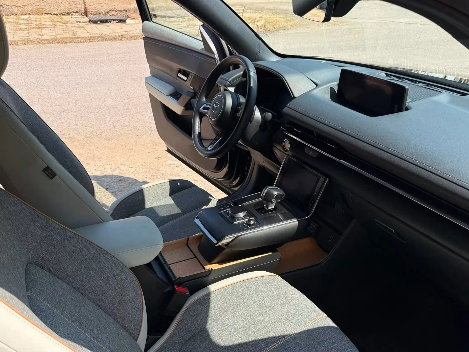 Mazda MX-30, снимка 15 - Автомобили и джипове - 55093387