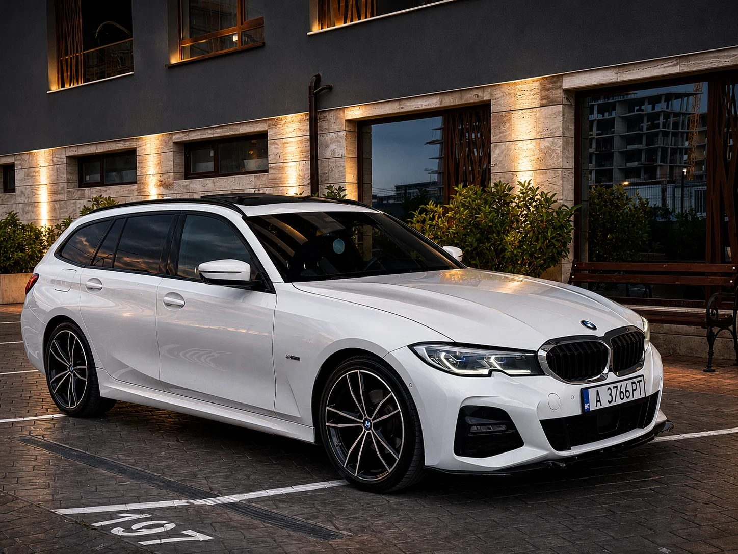 BMW 320 Абсолютен Фул до горе!!! Внос Германия! , снимка 7 - Автомобили и джипове - 55210662