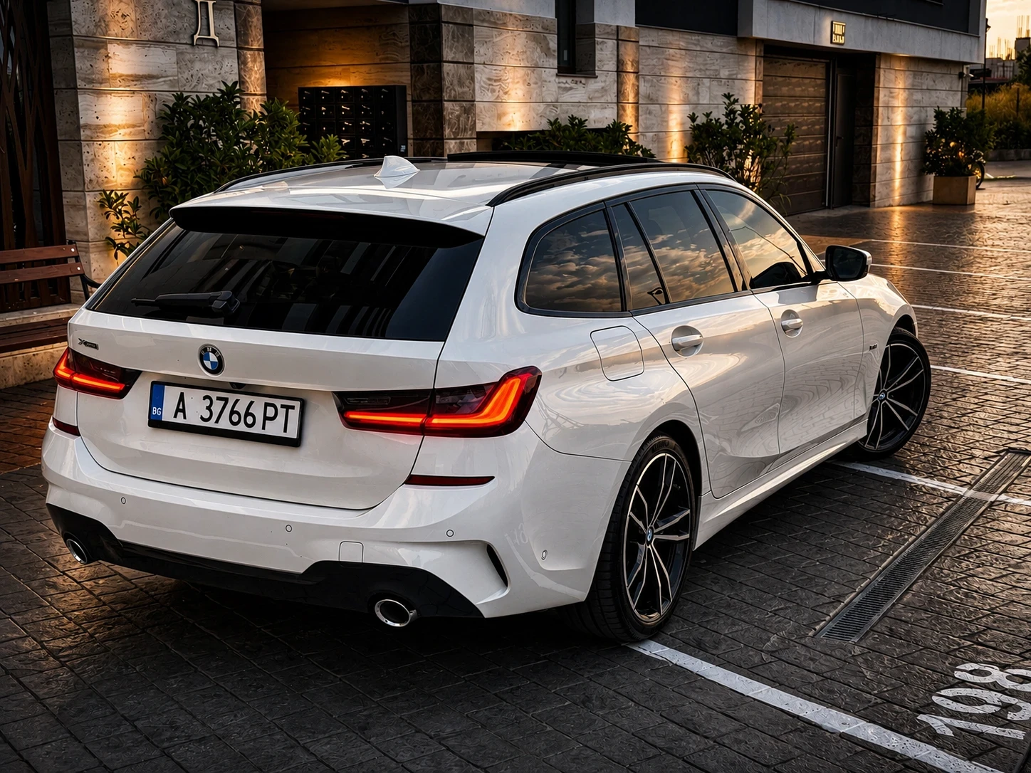 BMW 320 Абсолютен Фул до горе!!! Внос Германия! , снимка 5 - Автомобили и джипове - 55210662
