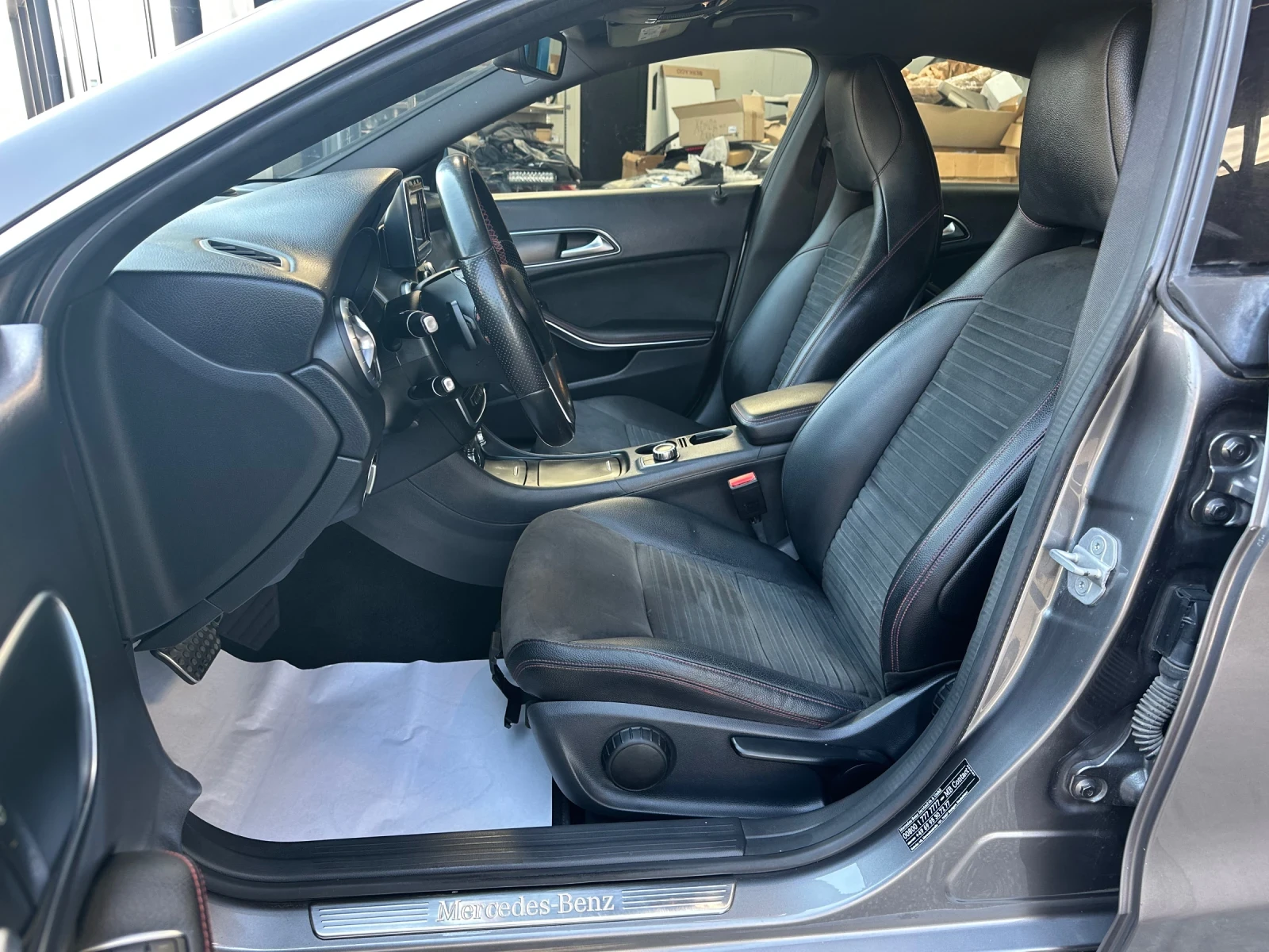 Mercedes-Benz CLA 220 cdi AMG LED Регистр. Обслуж.2к-т Гуми, снимка 10 - Автомобили и джипове - 55548704